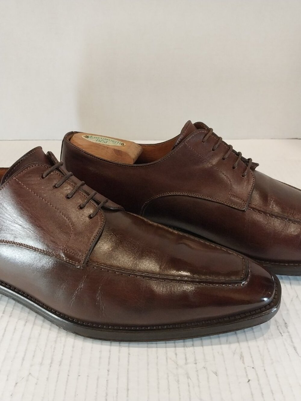 SANTONI men's (SAVE $750) size 10.5 D brown Derby.